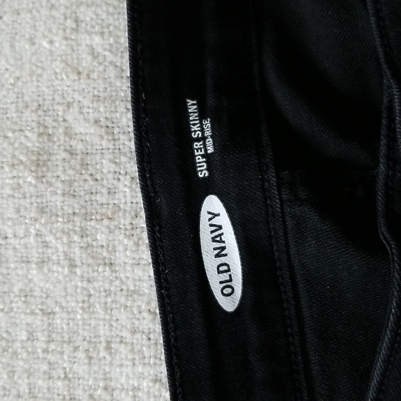 OLD NAVY Black Super Skinny Mid-Rise Jeans - Picture 4 of 6